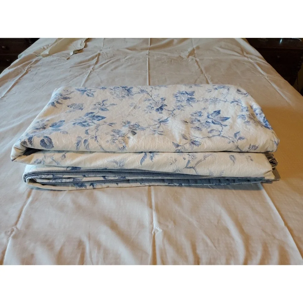 Twin XL Bed‎ spread 100% Thick Cotton Reversible Blue White Floral Toile 67x96